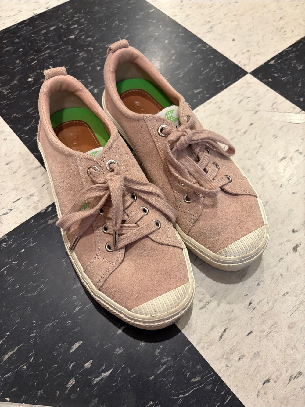 Cariuma Pink Suede Lace-Up Sneakers size 8.5